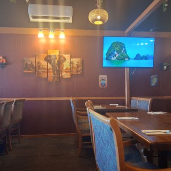 Mae Phikul Thai - This is a lovely, cozy little restaurant to visit! - Thai Near Me - Longview, Washington Mae Phikul Thai - This is a lovely, cozy little restaurant to visit! - Thai Near Me - Longview, Washington