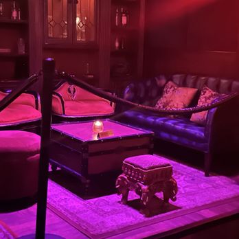 Mr. Wanderlust - Cool furniture - Piano Bars Near Me - Los Angeles, California