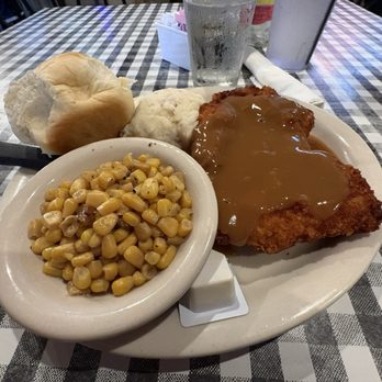 The Auslander - Chickenschnitzel with mashed potatoes and corn - German Near Me - Fredericksburg, Texas The Auslander - Chickenschnitzel with mashed potatoes and corn - German Near Me - Fredericksburg, Texas