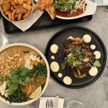 LOV McGill - Mushroom Crostini, Shakshuka, Coconut Curry - Vegan Near Me - Montreal, Quebec LOV McGill - Mushroom Crostini, Shakshuka, Coconut Curry - Vegan Near Me - Montreal, Quebec