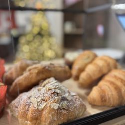 Rougé Coffee Roasters - Pastries