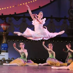 Pittsburgh Ballet Theatre - Artist: Christine Schwaner Photo: Rich Sofranko