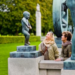 Nordic Saga Tours - Frogner Park - foto Terje Borud - Visitnorway.com-Vigeland-museet - brug