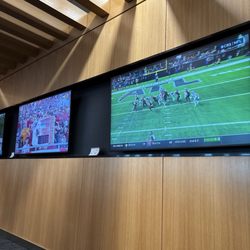 American Airlines - Admirals Club - NFL games