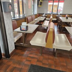 Hot Dog Shoppe - Inside seating