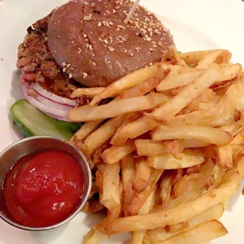 Marlow's Tavern - Veggie burger - New American Near Me - Kennesaw, Georgia Marlow's Tavern - Veggie burger - New American Near Me - Kennesaw, Georgia