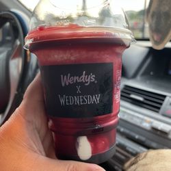 Wendy's - Wednesday Raven's Blood Frosty