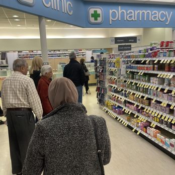 Walgreens - people shopping in a pharmacy store - Drugstores Near Me - Villa Park, Illinois