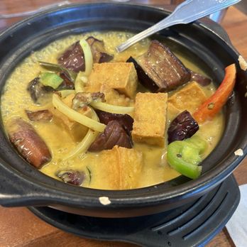 Blossom Vegan - Eggplant Curry Claypot - Vegan Near Me - Pleasanton, California Blossom Vegan - Eggplant Curry Claypot - Vegan Near Me - Pleasanton, California