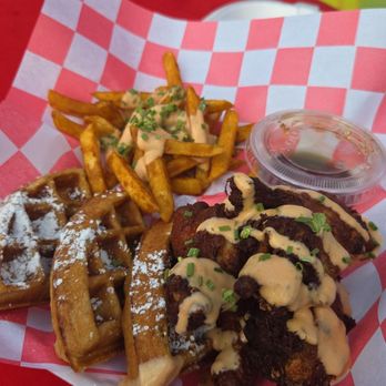 Chicken Waffle Grill - Food Trucks Near Me Chicken Waffle Grill - Food Trucks Near Me