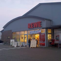 REWE - Schnelles Foto am späten Nachmittag (sieht daher etwas düster aus)