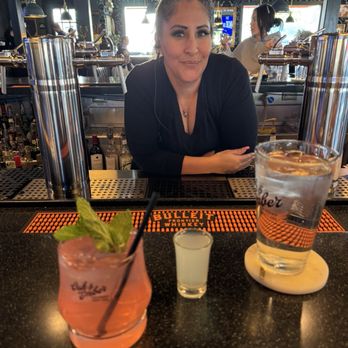 Oak & Ember - Good food  We had a great server Amber!  I definitely will be coming back when Amber is working  Drinks were on point - Halal Near Me - Ontario, California