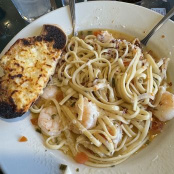 Tognazzini's Dockside - Shrimp scampi don't recommend toast was cheesy and flavor was ok. - Seafood Near Me - Morro Bay, California