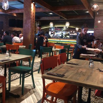Frank Urban Kitchen - Another shot of the place - Burgers Near Me - Vitacura, RM Frank Urban Kitchen - Another shot of the place - Burgers Near Me - Vitacura, RM