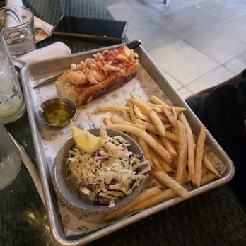 Pacific Catch - Warm lobster roll with coleslaw and fries - Seafood Near Me - San Mateo, California Pacific Catch - Warm lobster roll with coleslaw and fries - Seafood Near Me - San Mateo, California
