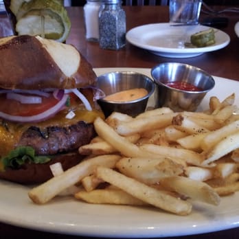 Weber Grill Restaurant - Weber Grill Burger - Barbeque Near Me - Chicago, Illinois