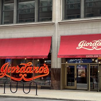 Giordano's - Pizza Near Me - Chicago, Illinois