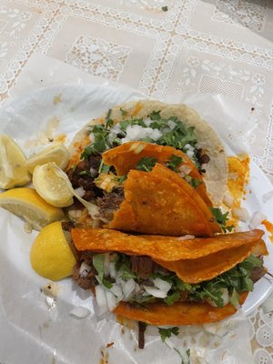 Birrieria El Taco Solito by null