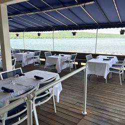 Westport Yacht Club - First ones here for the 4pm Oyster Happy Hour!!!