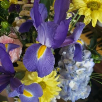 Flowers by Tana - Florists Near Me