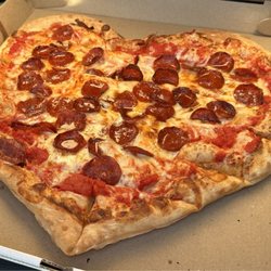 Little Pizza Heaven - Valentine's Day pie