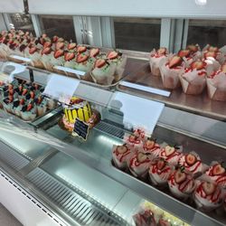 Ka Lia's Kitchen - Dessert display