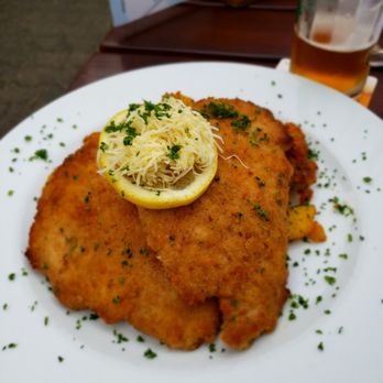 Alt-Oberurseler Brauhaus - Munich schnitzel - Breweries Near Me - Oberursel, HE Alt-Oberurseler Brauhaus - Munich schnitzel - Breweries Near Me - Oberursel, HE