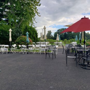 Casa Larga Vineyards - Outdoor Seating Area at Casa Larga - Wineries Near Me - Fairport, New York Casa Larga Vineyards - Outdoor Seating Area at Casa Larga - Wineries Near Me - Fairport, New York