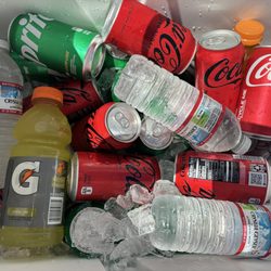 Lil’s Big Dogs - Ice cold drinks!