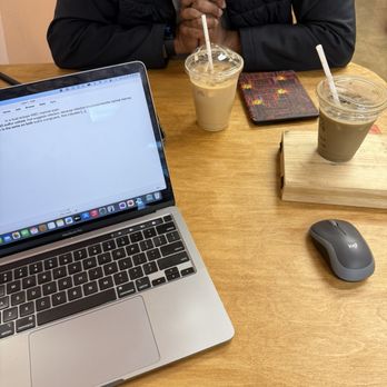 Twee Coffee - Hojicha latte with oatmilk and vanilla bean syrup and iced latte  with whole milk - Coffee & Tea Near Me - Riverside, California