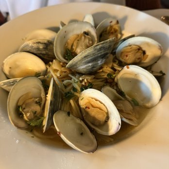 Trattoria Romana - Spaghetti Alla Vongole - Italian Near Me - Lincoln, Rhode Island