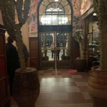 Cara Cara - Front hotel Entrance - New American Near Me - Los Angeles, California