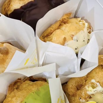 Beard Papa's Castro Valley - Cream puffs - Desserts Near Me - Castro Valley, California