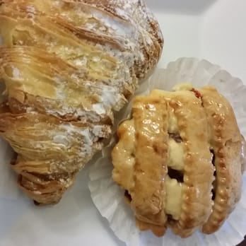 D'amato's Bakery - Bakeries Near Me - Chicago, Illinois