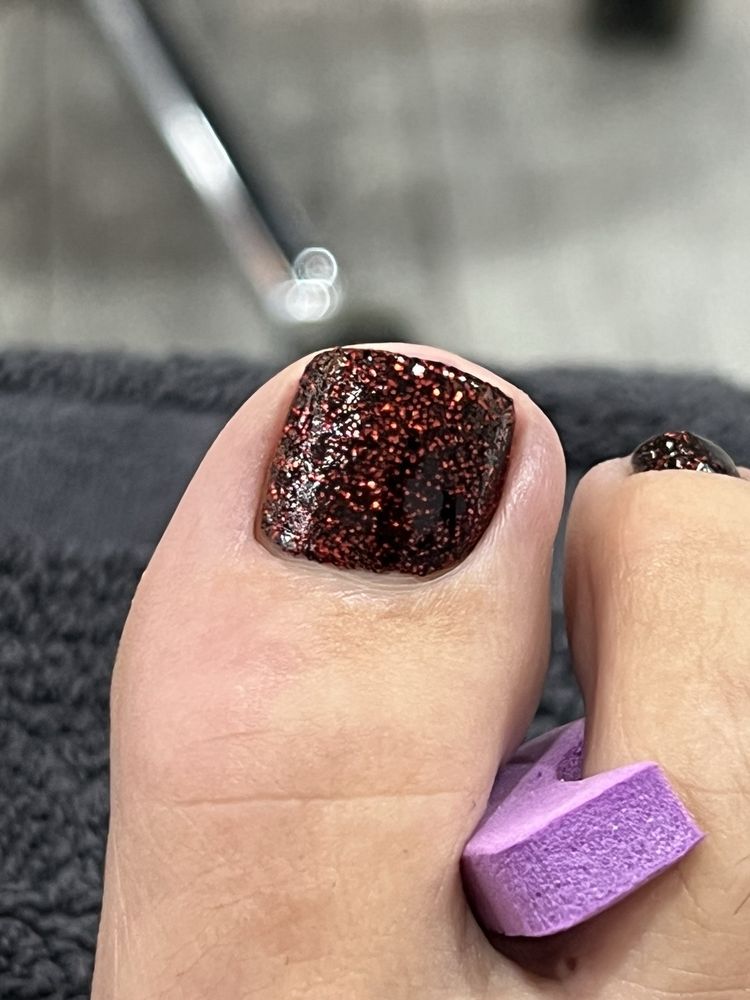 Nails Lounge And Spa Logo