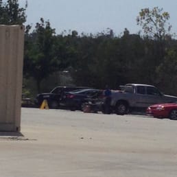 That's my car all the way to the left getting sprayed because Kenny and Hugo want my spot.