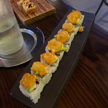 Pubbelly Sushi Brickell - Rockshrimp roll and crispy salmon roll - Sushi Bars Near Me - Miami, Florida