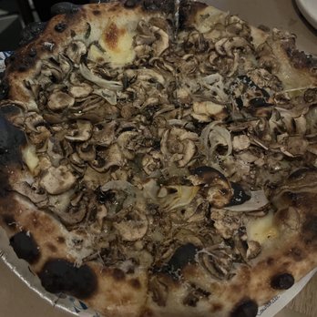 L'Amico - White Mushroom - Italian Near Me - New York, New York