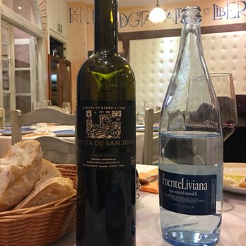 San Juan Plaza Mayor - Young La Mancha wine. - Spanish Near Me - Cuenca, CU