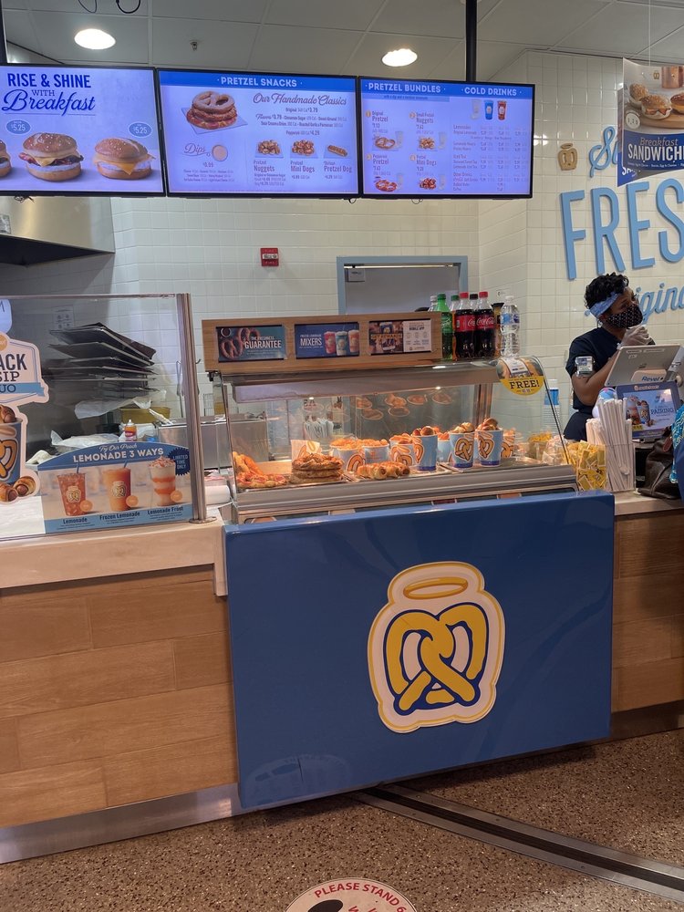 AUNTIE ANNE’S PRETZELS Updated October 2024 40 Photos & 61 Reviews