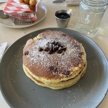 Braxton's Kitchen - Tater tots and chocolate chip pancakes - Breakfast & Brunch Near Me - Camarillo, California Braxton's Kitchen - Tater tots and chocolate chip pancakes - Breakfast & Brunch Near Me - Camarillo, California