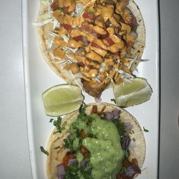 El Chinito Gordo - Fish taco (L) and Al pastor (R) - Mexican Near Me - Tucson, Arizona