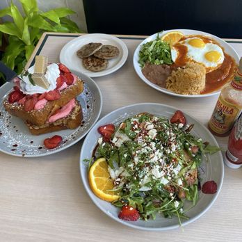 City Bear Cafe - Avocado Toast Strawberry French Toast - Breakfast & Brunch Near Me - Chicago, Illinois City Bear Cafe - Avocado Toast Strawberry French Toast - Breakfast & Brunch Near Me - Chicago, Illinois