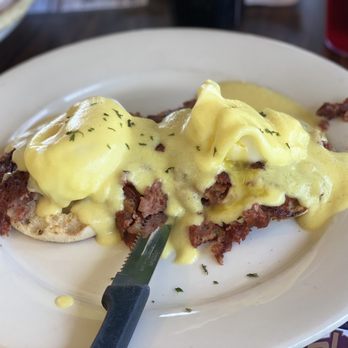 Country View Restaurant - Corned beef eggs Benedict - Breakfast & Brunch Near Me - Brooklyn, Connecticut Country View Restaurant - Corned beef eggs Benedict - Breakfast & Brunch Near Me - Brooklyn, Connecticut