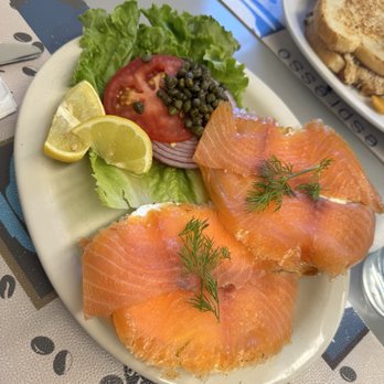 Lighthouse Cafe - Breakfast & Brunch Near Me - Sausalito, California
