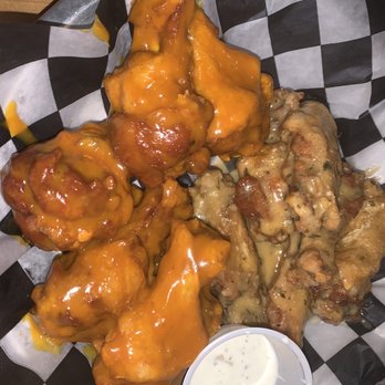 Sports Break - Wings - Flying pig & Garlic Parm - Sports Bars Near Me - Greenwood, South Carolina Sports Break - Wings - Flying pig & Garlic Parm - Sports Bars Near Me - Greenwood, South Carolina