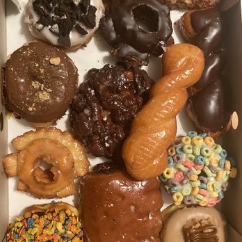 Randy's Donuts - Donuts Near Me - Pasadena, California