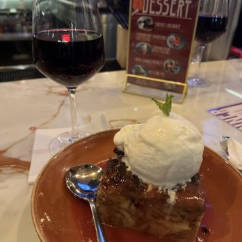 matchbox - One of there new dessert cinnamon bun pudding - Pizza Near Me - Arlington, Virginia matchbox - One of there new dessert cinnamon bun pudding - Pizza Near Me - Arlington, Virginia