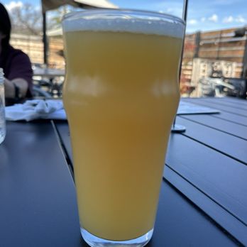 South Gate Brewing Company - Hazy IPA - American Near Me - Oakhurst, California South Gate Brewing Company - Hazy IPA - American Near Me - Oakhurst, California