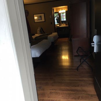 Earthbox Inn & Spa - The entry to your room - Hotels Near Me - Friday Harbor, Washington Earthbox Inn & Spa - The entry to your room - Hotels Near Me - Friday Harbor, Washington